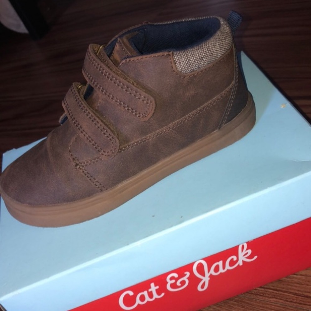 cat & jack velcro boot 11c